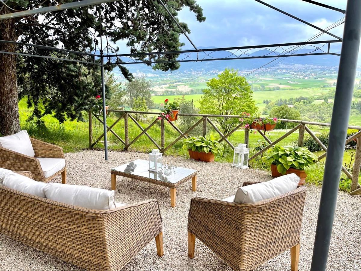 La Panoramica Gubbio - Maison De Charme - Casette E Appartamenti Self Catering Per Vacanze Meravigliose! エクステリア 写真