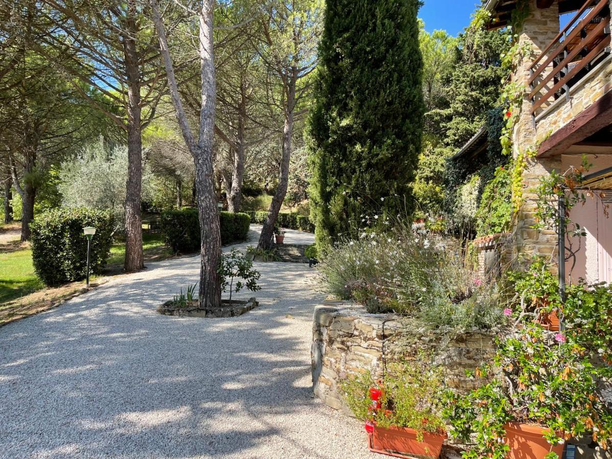 La Panoramica Gubbio - Maison De Charme - Casette E Appartamenti Self Catering Per Vacanze Meravigliose! エクステリア 写真