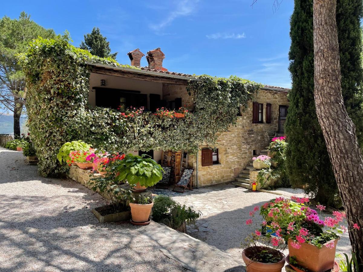 La Panoramica Gubbio - Maison De Charme - Casette E Appartamenti Self Catering Per Vacanze Meravigliose! エクステリア 写真
