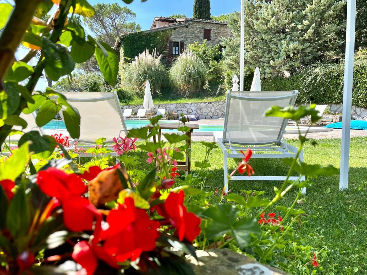 La Panoramica Gubbio - Maison De Charme - Casette E Appartamenti Self Catering Per Vacanze Meravigliose! エクステリア 写真