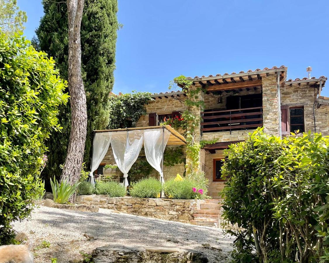 La Panoramica Gubbio - Maison De Charme - Casette E Appartamenti Self Catering Per Vacanze Meravigliose! エクステリア 写真