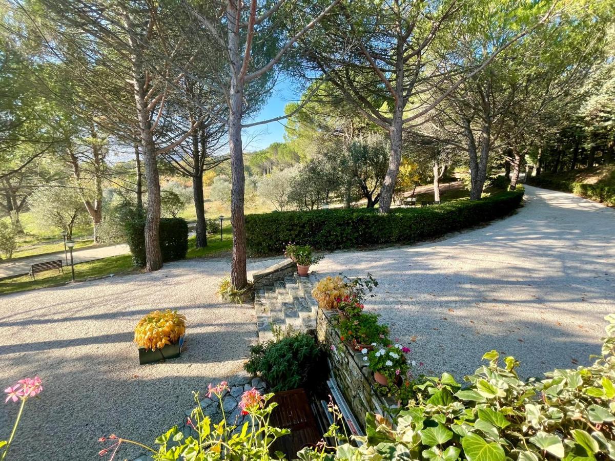La Panoramica Gubbio - Maison De Charme - Casette E Appartamenti Self Catering Per Vacanze Meravigliose! エクステリア 写真