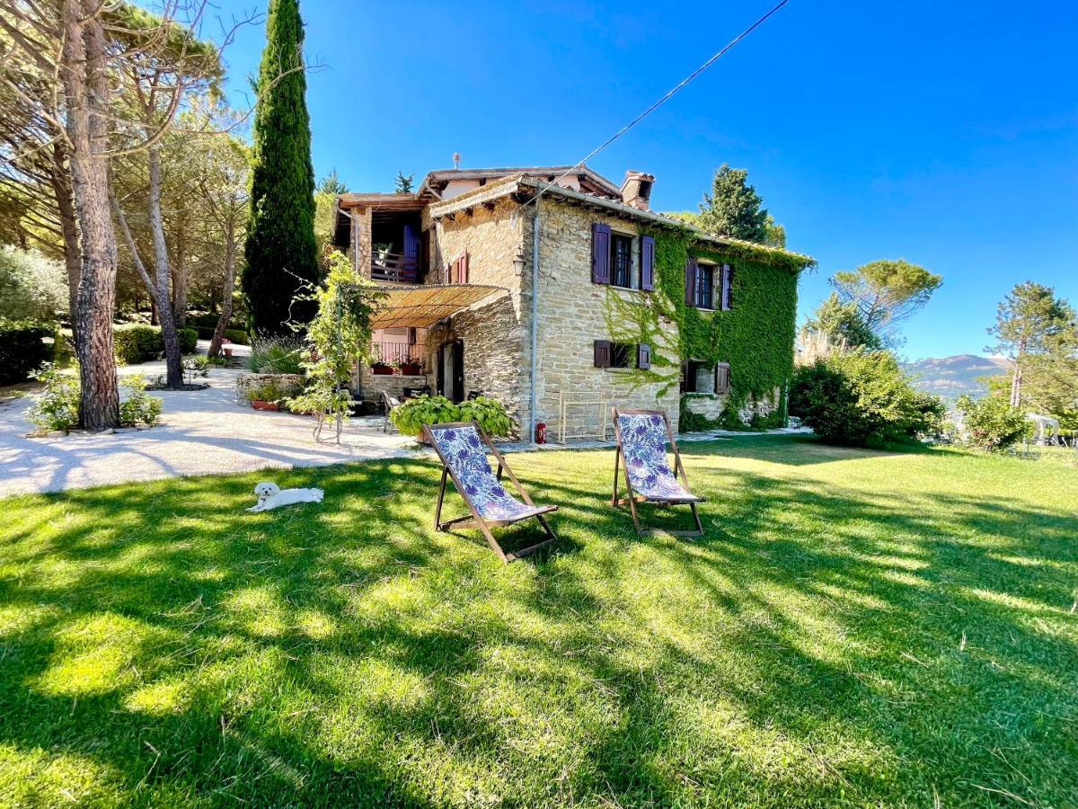 La Panoramica Gubbio - Maison De Charme - Casette E Appartamenti Self Catering Per Vacanze Meravigliose! エクステリア 写真