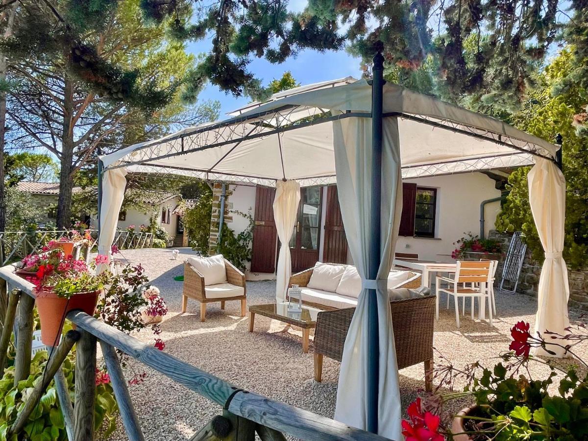 La Panoramica Gubbio - Maison De Charme - Casette E Appartamenti Self Catering Per Vacanze Meravigliose! エクステリア 写真